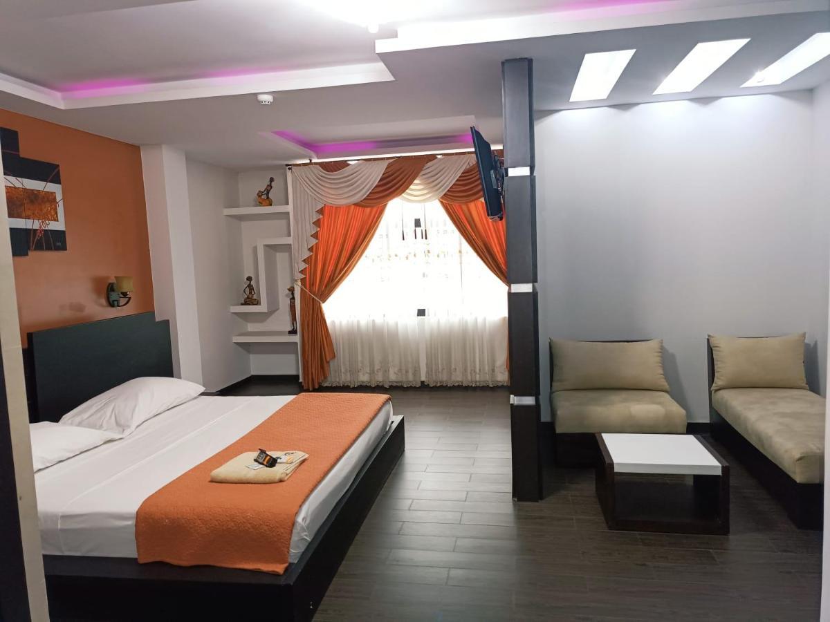 Hotel Quezada Hermanos 산토 도밍고 데 로스 콜로라도스 외부 사진
